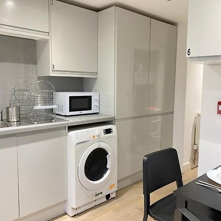 Cozy En-Suite Near Stratford Лондон Екстер'єр фото