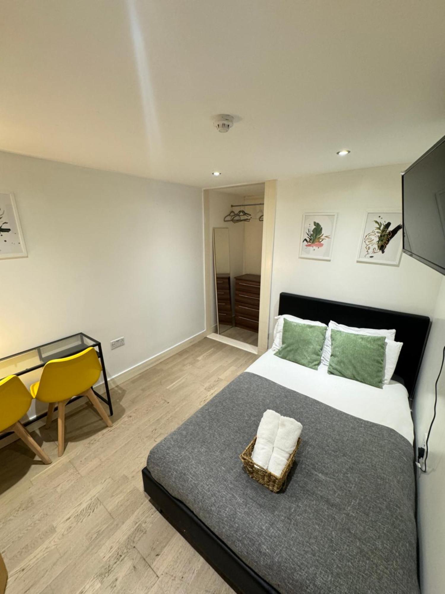 Cozy En-Suite Near Stratford Лондон Екстер'єр фото