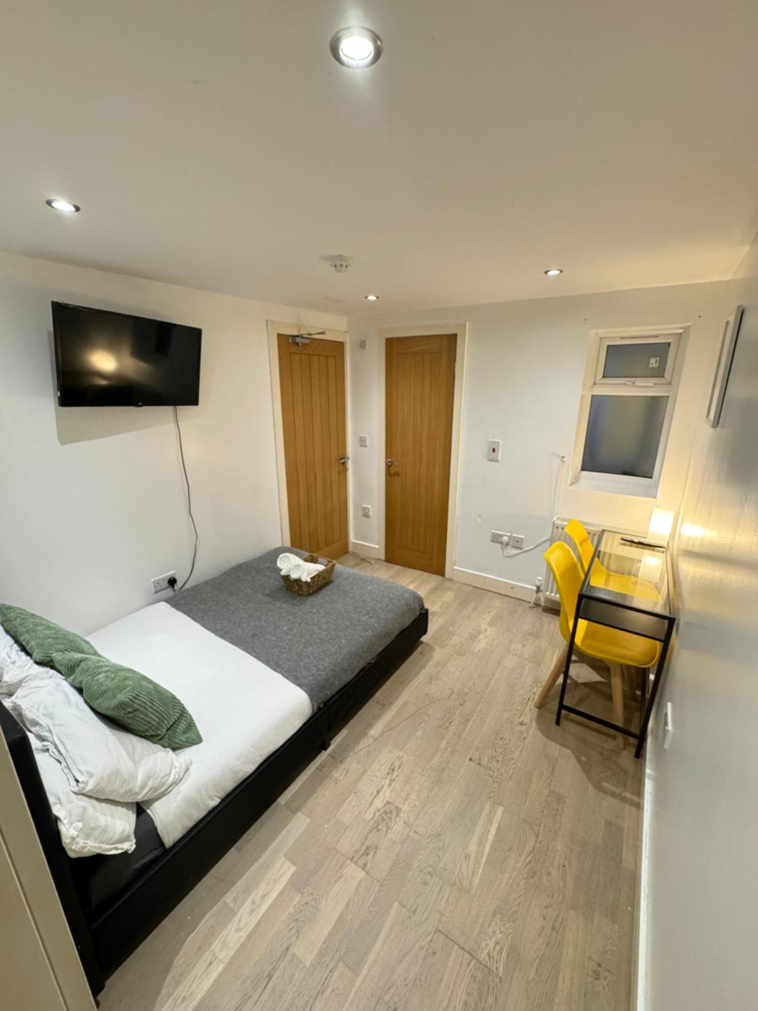 Cozy En-Suite Near Stratford Лондон Екстер'єр фото