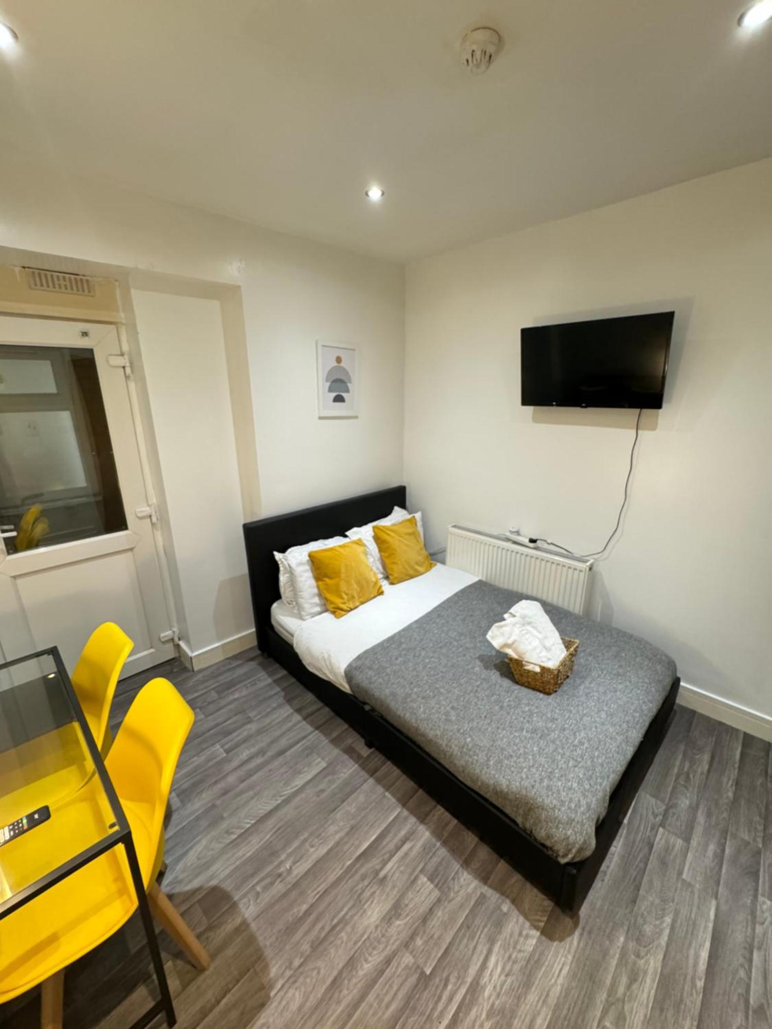 Cozy En-Suite Near Stratford Лондон Екстер'єр фото