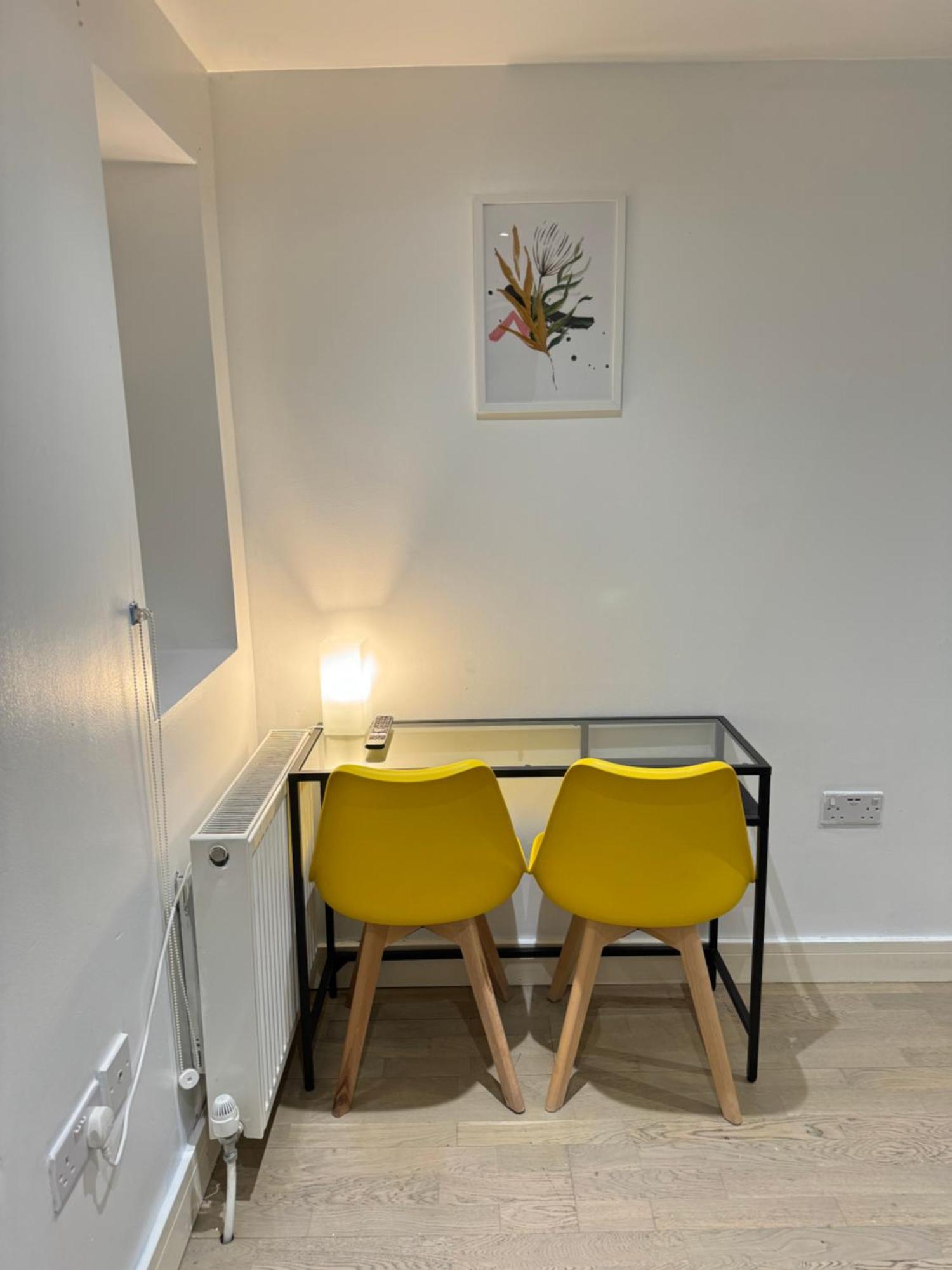 Cozy En-Suite Near Stratford Лондон Екстер'єр фото