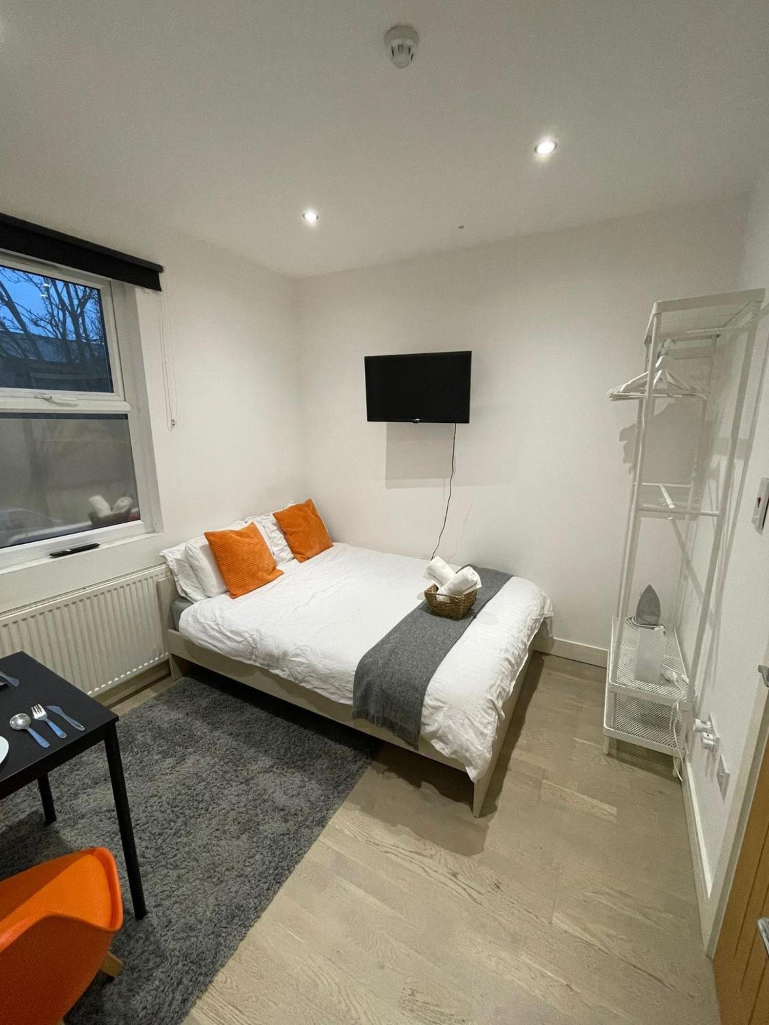 Cozy En-Suite Near Stratford Лондон Екстер'єр фото