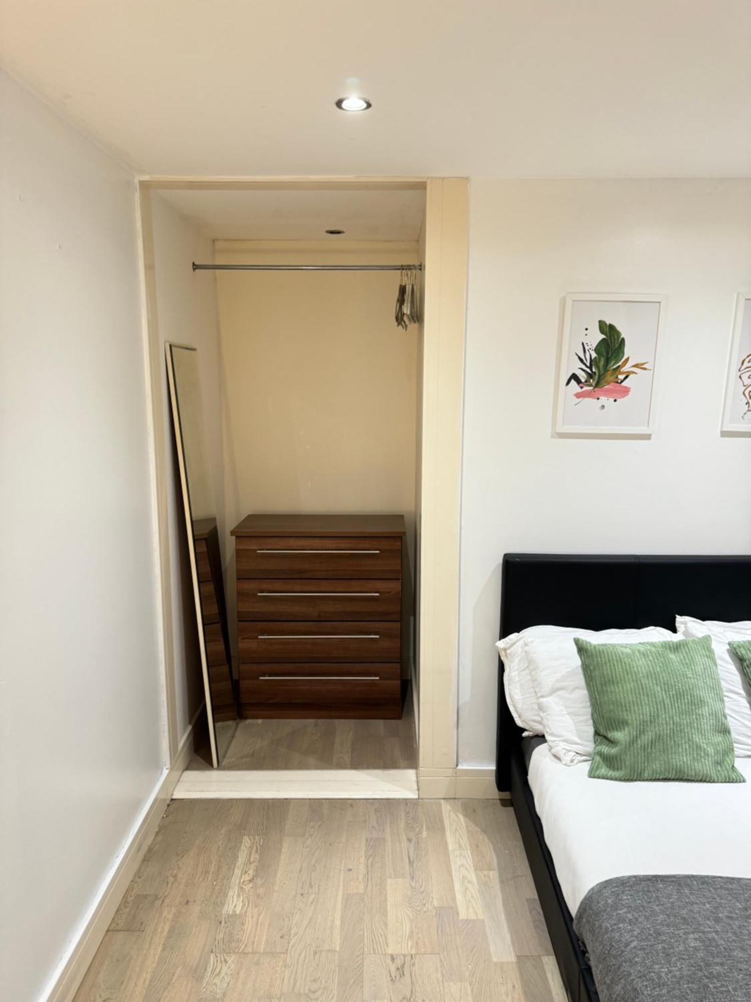 Cozy En-Suite Near Stratford Лондон Екстер'єр фото