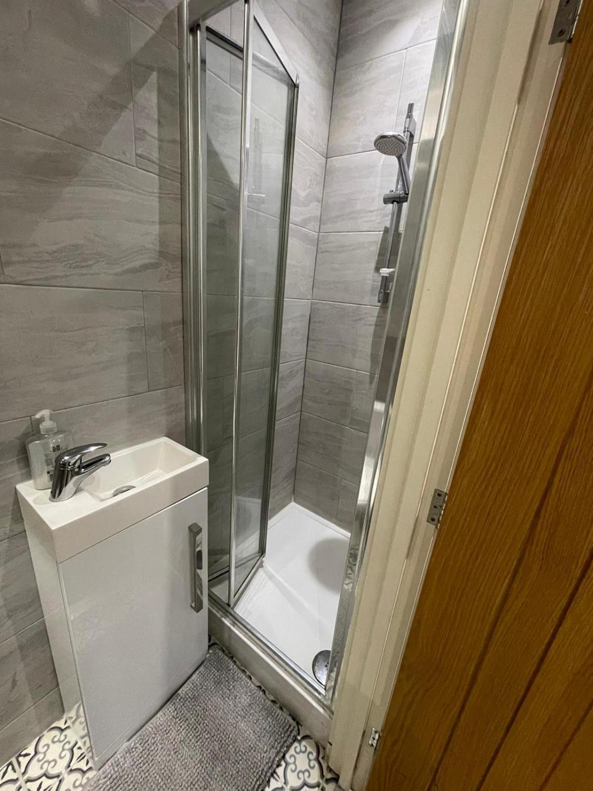 Cozy En-Suite Near Stratford Лондон Екстер'єр фото